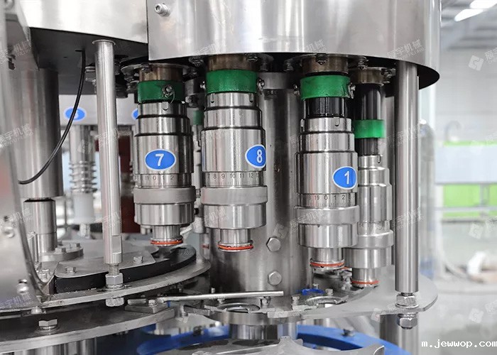 玻璃水灌装机 玻璃水灌装机